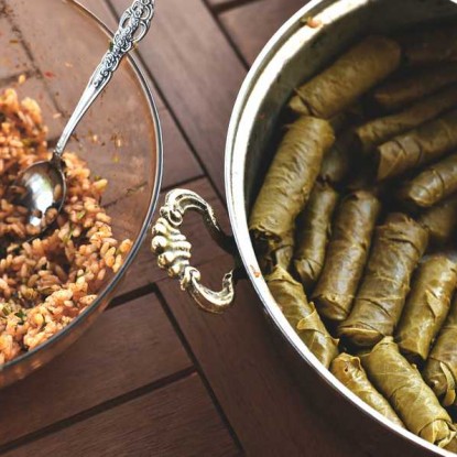 Zeytinyağlı Yaprak Sarma Tarifi | Bol Zeytinyağlı ve Limonlu